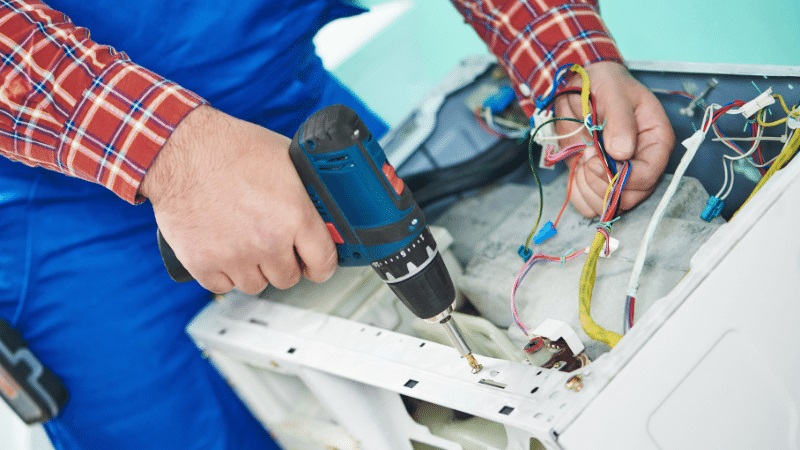 Kaynarca Whirlpool Whirlpool çamaşır makinesi kart tamiri – Su almama arızası orijinal parça ile giderildi. - Teknik servis örneği